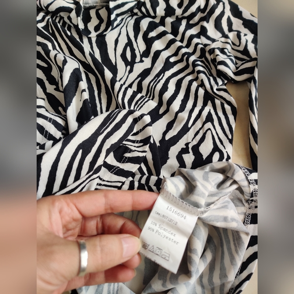 Winter animal print top - Picture 5 of 5